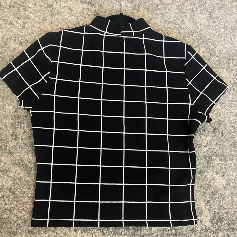 Grid Top | Cropped